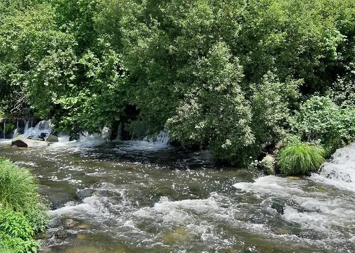 Dream Corner By Waterfalls, 20 Min To Oporto, By Porto With Lda *